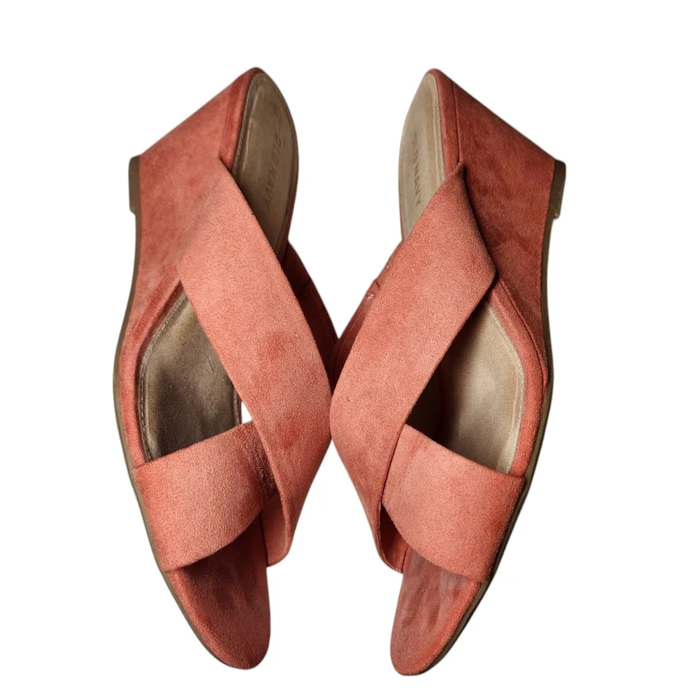 Old Navy Faux Suede Cross Strap‎ Coral Wedge Sandals Slides Desert Rose Orange 8
